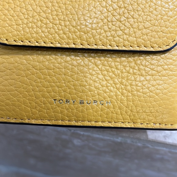 ❗️PRICE DROP❗️Tory Burch Trifold Wallet - Picture 6 of 9